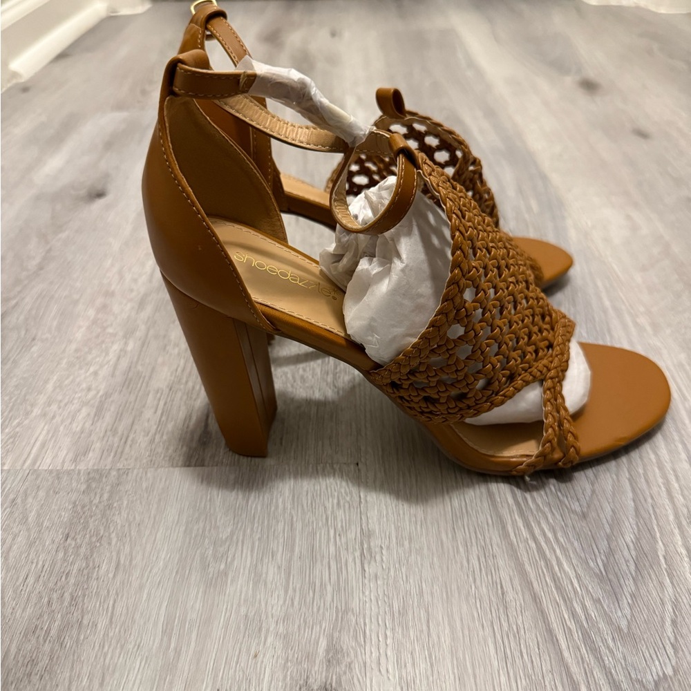 Shoe Dazzle Tan Block Heel Sandals
